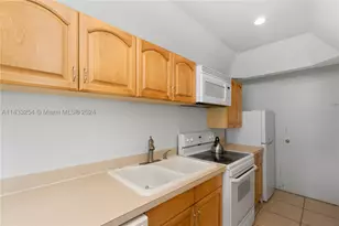 100 Lincoln, Miami Beach, FL 33139 - Photo 14