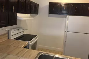 498 NW 165th St, Miami, FL 33169 - Photo 2