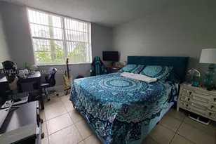 496 NW 165th St, Miami, FL 33169 - Photo 16