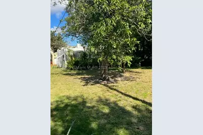 821 NE 120th, Biscayne Park, FL 33161 - Photo 2