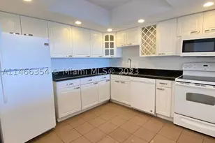 13499 Biscayne, North Miami, FL 33181 - Photo 20