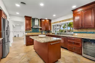 2500 NE 199th, Miami, FL 33180 - Photo 12