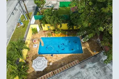 901 E 32nd, Hialeah, FL 33013 - Photo 2