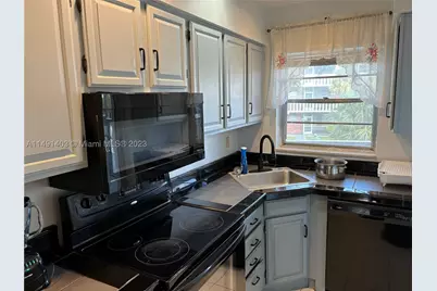 181 NE 14th #22B, Hallandale Beach, FL 33009 - Photo 12