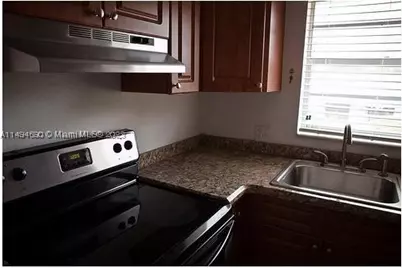 1300 Moffett #302, Hallandale Beach, FL 33009 - Photo 10