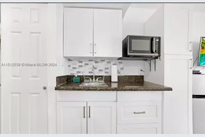 19201 Collins #1143, Sunny Isles Beach, FL 33160 - Photo 4