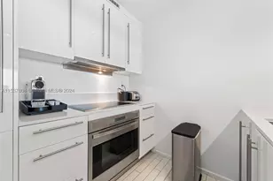 2201 Collins, Miami Beach, FL 33139 - Photo 14