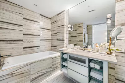 2201 Collins #814, Miami Beach, FL 33139 - Photo 22