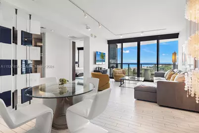 2201 Collins #814, Miami Beach, FL 33139 - Photo 10