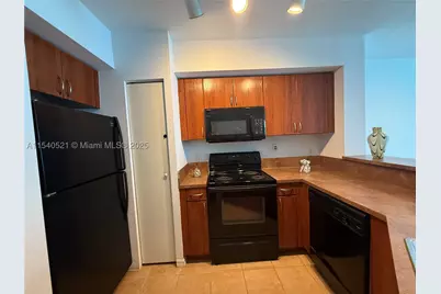 9201 Collins #1023, Surfside, FL 33154 - Photo 10