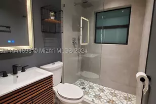 740 SW 9th, Miami, FL 33130 - Photo 10