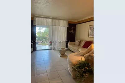 2871 Somerset #218, Lauderdale Lakes, FL 33311 - Photo 6