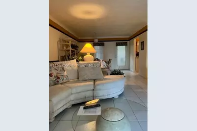 2871 Somerset #218, Lauderdale Lakes, FL 33311 - Photo 2