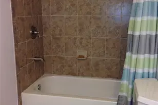 580 Egret, Hallandale, FL 33009 - Photo 8