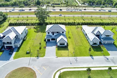 2391 SW 123rd, Davie, FL 33325 - Photo 2