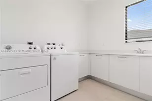 2391 SW 123rd, Davie, FL 33325 - Photo 14