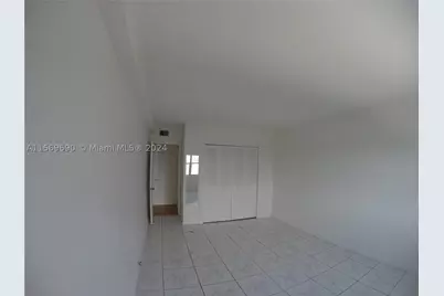 400 Kings Point #905, Sunny Isles Beach, FL 33160 - Photo 6