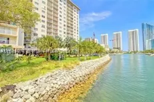 400 Kings Point, Sunny Isles Beach, FL 33160 - Photo 12