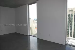 151 SE 1, Miami, FL 33131 - Photo 4