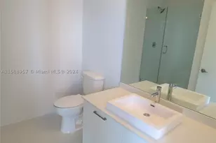 151 SE 1, Miami, FL 33131 - Photo 8