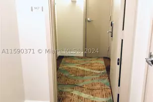 18683 Collins, Sunny Isles Beach, FL 33160 - Photo 36