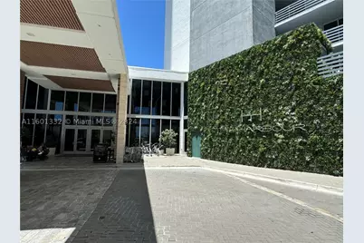 16385 Biscayne #2421, North Miami Beach, FL 33160 - Photo 2
