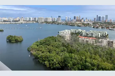 16385 Biscayne #2421, North Miami Beach, FL 33160 - Photo 24