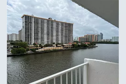 4000 NE 170th #604, North Miami Beach, FL 33160 - Photo 2