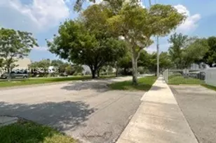 2350 NE 135th, North Miami, FL 33181 - Photo 20
