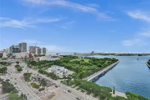 888 Biscayne, Miami, FL 33132 - Photo 32