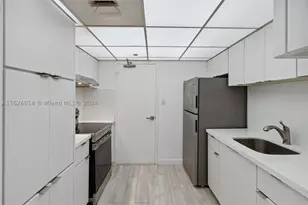 1000 W, Miami Beach, FL 33139 - Photo 6