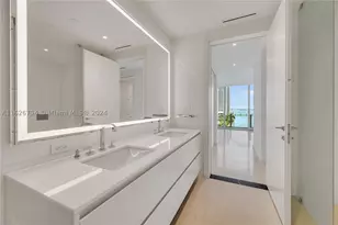 300 Biscayne Blvd, Miami, FL 33131 - Photo 18