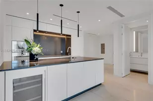 300 Biscayne Blvd, Miami, FL 33131 - Photo 12
