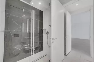 300 Biscayne Blvd, Miami, FL 33131 - Photo 22