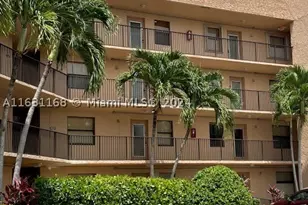 10101 Sunrise Lakes, Sunrise, FL 33322 - Photo 14