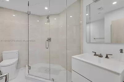 3000 Island #PH-4, Aventura, FL 33160 - Photo 70