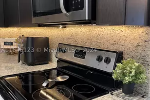5151 Collins, Miami Beach, FL 33140 - Photo 6