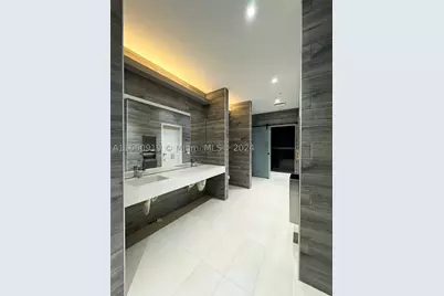 1642 NE 1st #2409, Miami, FL 33132 - Photo 8