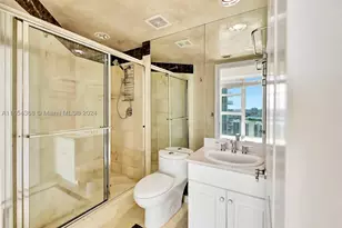 3370 Hidden Bay, Aventura, FL 33180 - Photo 36