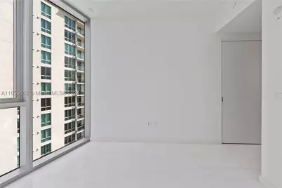 300 Biscayne Blvd #3201, Miami, FL 33131 - Photo 18