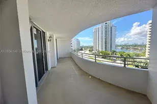 5555 Collins, Miami Beach, FL 33140 - Photo 4