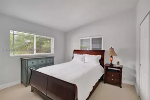 1910 N Hibiscus, North Miami, FL 33181 - Photo 32