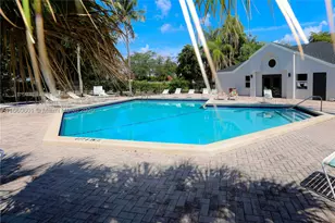 446 SW 113th, Pembroke Pines, FL 33025 - Photo 32