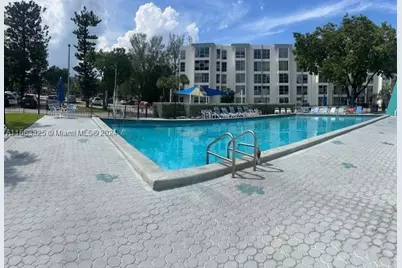 17570 Atlantic #401, Sunny Isles Beach, FL 33160 - Photo 2