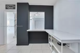 5151 Collins, Miami Beach, FL 33140 - Photo 12