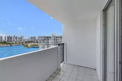 2750 NE 183rd #1910, Aventura, FL 33160 - Photo 34