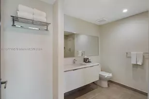 [Address not provided], Hollywood, FL 33019 - Photo 8