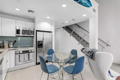 1060 Brickell #409, Miami, FL 33131 - Photo 6