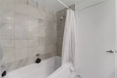 1060 Brickell #409, Miami, FL 33131 - Photo 12