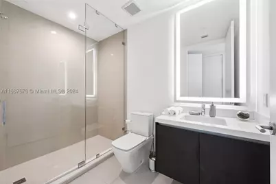 851 NE 1st #PH 5112, Miami, FL 33132 - Photo 36